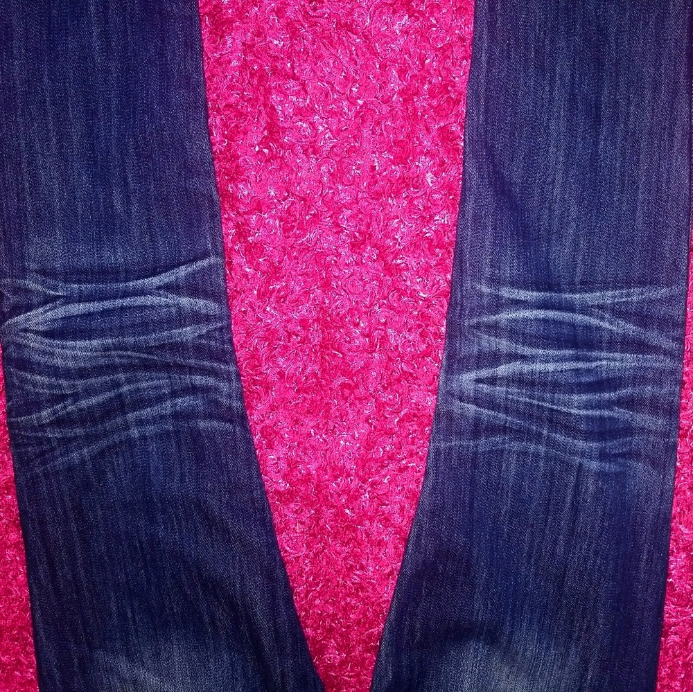 Distressed jeans - Picture 3 of 8